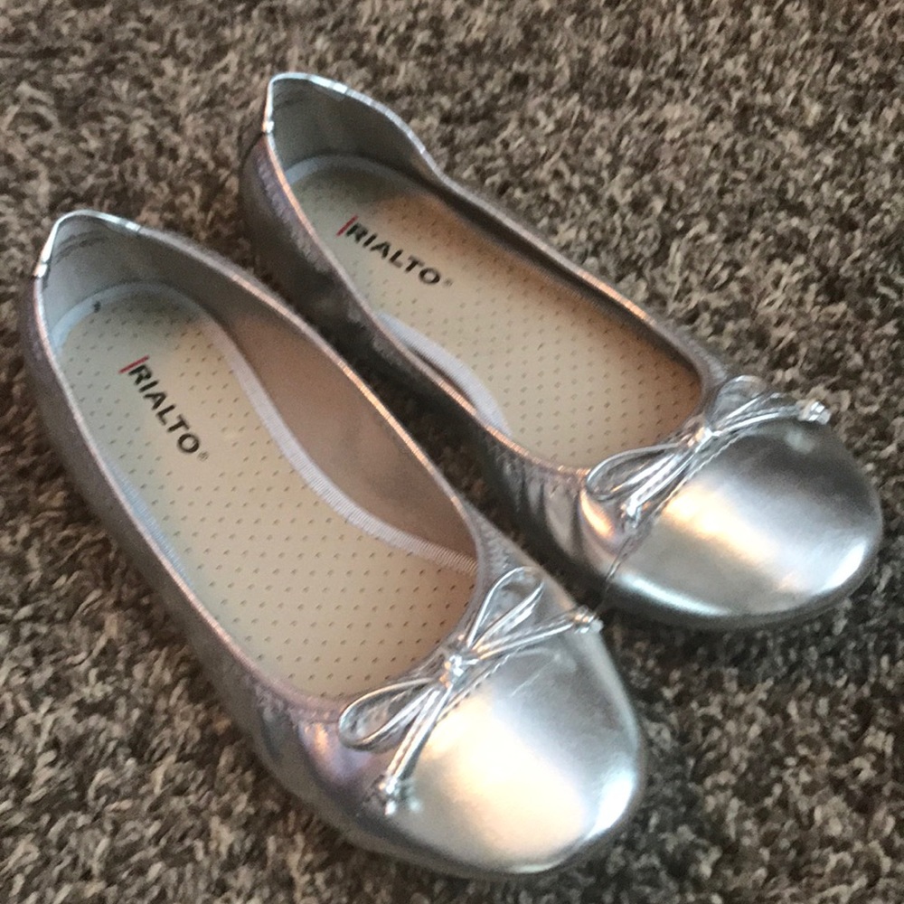 Flats - Picture 2 of 2